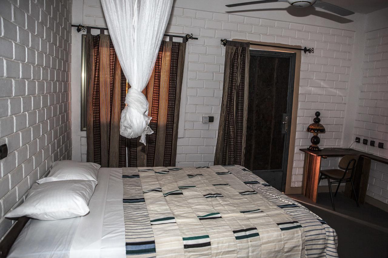 Residence Hotel Lwili Ouagadougou Exterior photo