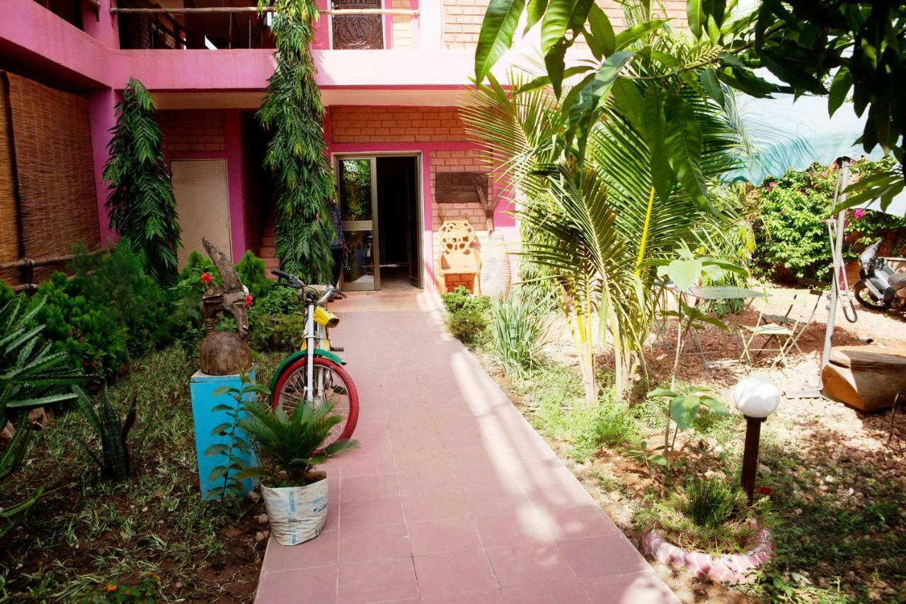 Residence Hotel Lwili Ouagadougou Exterior photo